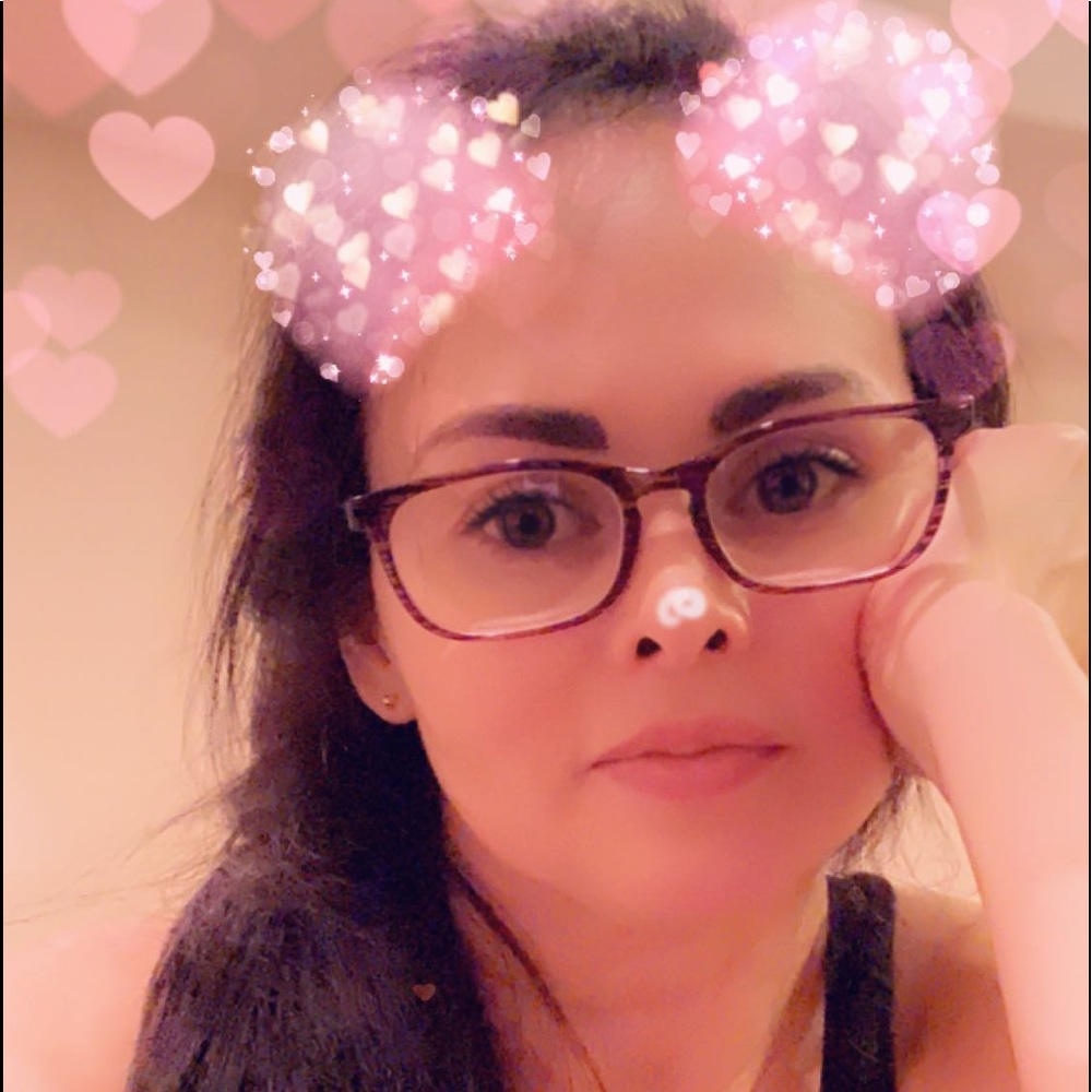 Meet your Posher, Nora